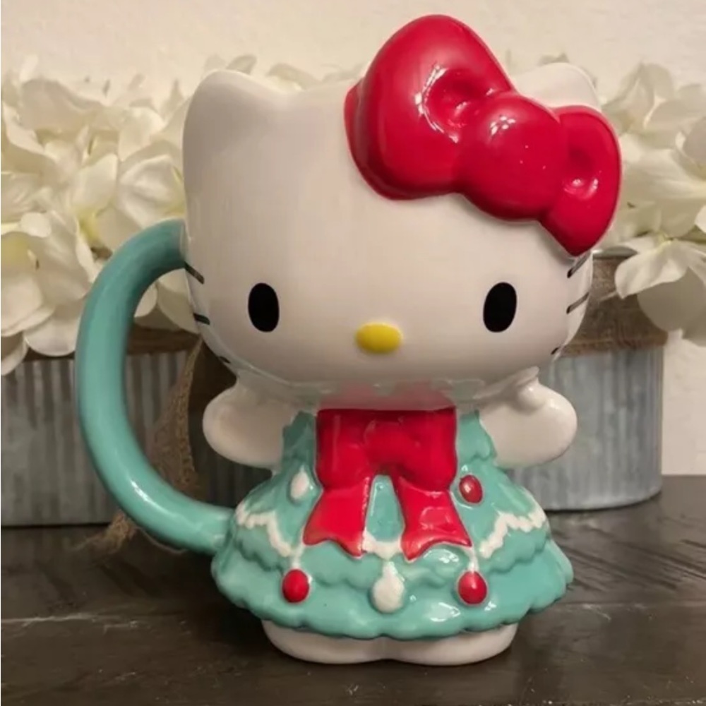 HELLO KITTY CHRISTMAS MUG NEW
